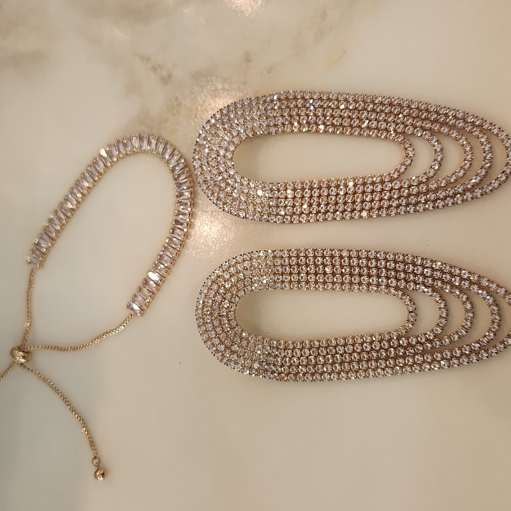 Elegant Gold Women's Jewelry Bundle..Large Blingy Earrings & Beautiful Bracelet